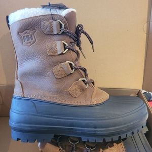 Helly hansen women's varanger primaloft  winter boots size 10